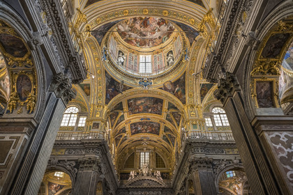 Italie, Ligurie, Gênes, Chiesa Del Gesu (église de Jésus), la coupole et le très richement décoré plafond