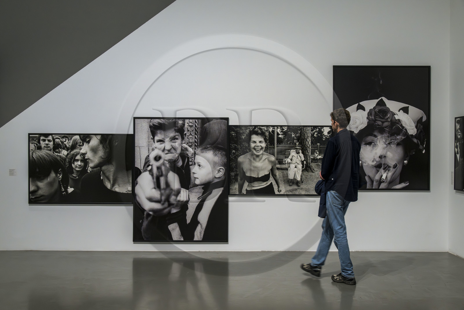 Portugal, Lisbonne, quartier de Belem, MAAT (Musée d'Art, Architecture et Technologie ou Museu de Arte, Arquitetura e Tecnologia) sur les bords du Tage, musée de l'électricité et expositions d'art moderne dans l'ancienne centrale thermique Central Tejo, Exposition All the World’s a Stage du photographe William Klein