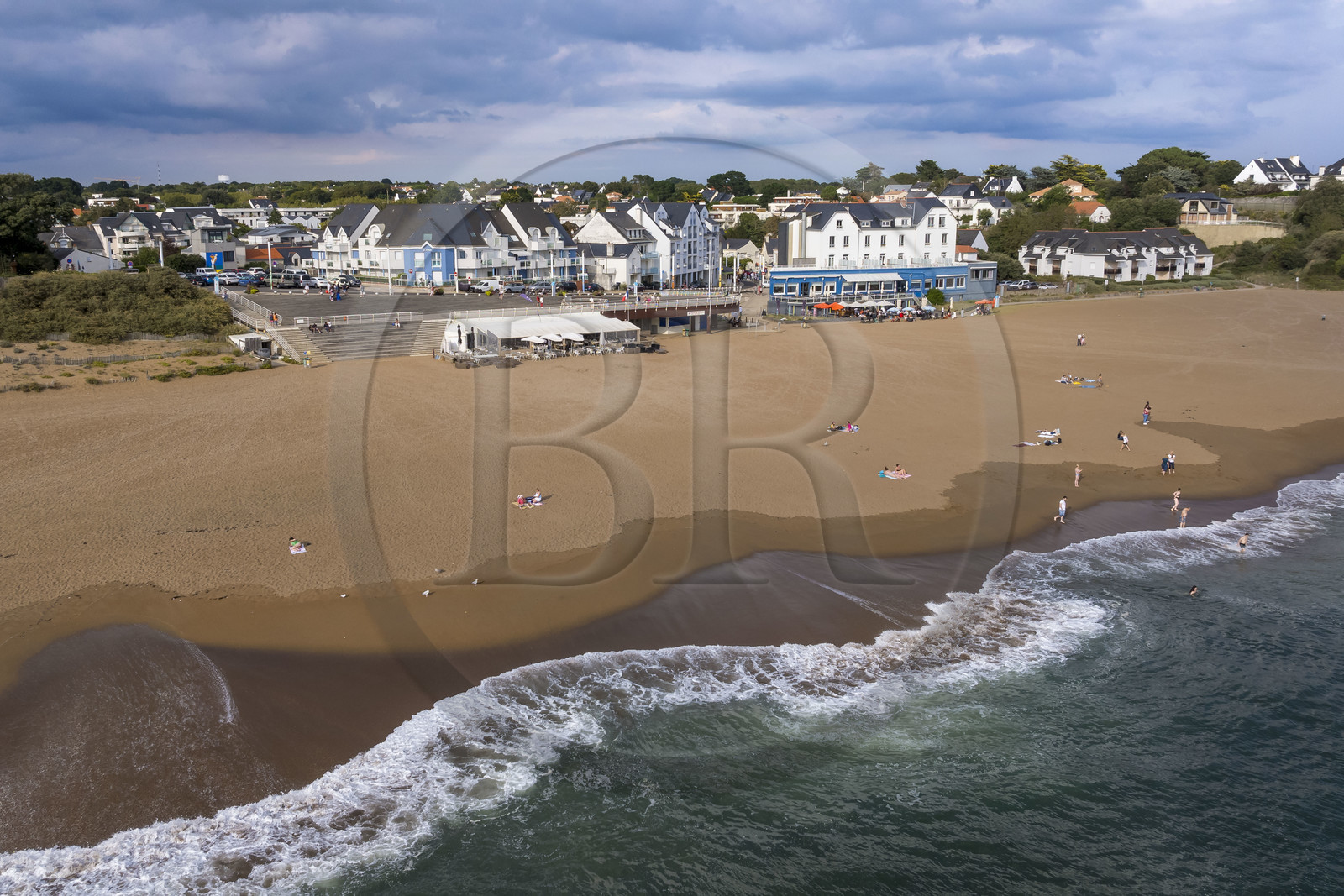 France, Loire-Atlantique (44), Estuaire de la Loire, Saint-Nazaire, plage de Saint-Marc-sur-Mer (vue aérienne)