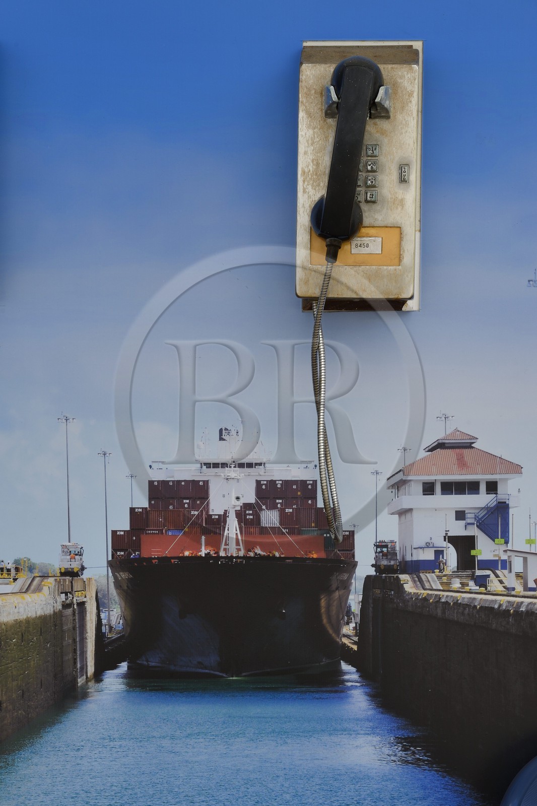 Panama, Canal de Panama, écluses de Gatun, cabine téléphonique