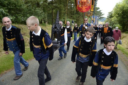 France, Finistere, Locronan, procession of the small Tromenie, children are responsible for the transport of the bell of St. Ronan