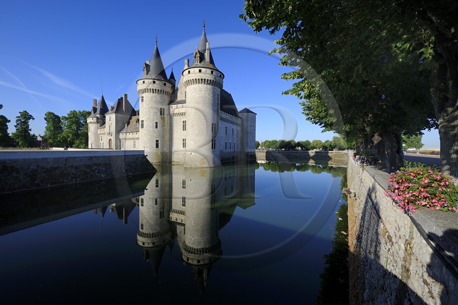France, Loiret (45), Vallée de la Loire classée Patrimoine Mondial de l' UNESCO, Sully-sur-Loire, château du XIVe XVIIe siècles, mention obligatoire : Châteaux de Sully-sur-Loire, propriété du département du Loiret