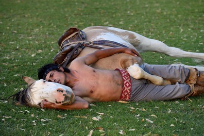 Argentine, province de Buenos Aires, San Antonio de Areco, estancia La Bamba de Areco, demonstration du savoir-faire d'un cavalier amerindien avec son cheval