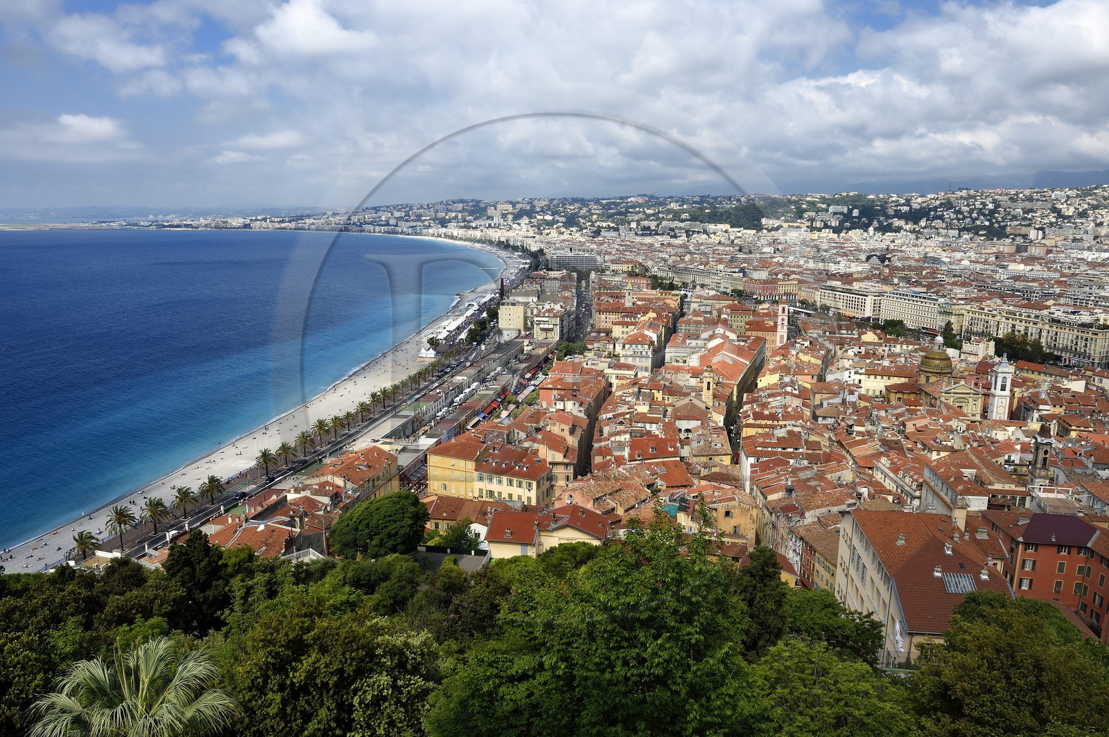 France, Alpes-Maritimes (06), Nice, la Baie des Anges, le vieux Nice et la Promenade des Anglais sur le bord de mer