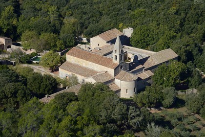 France, Var (83), Abbaye cistercienne du Thoronet (vue aérienne)
