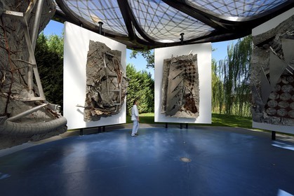 France, Var (83), Le Muy, Fondation Bernar Venet, chapelle imaginée par Frank Stella pour accueillir ses œuvres monumentales