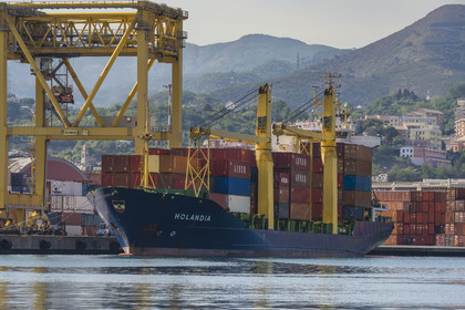 Italie, Ligurie, Gênes, le terminal conteneur du port de commerce