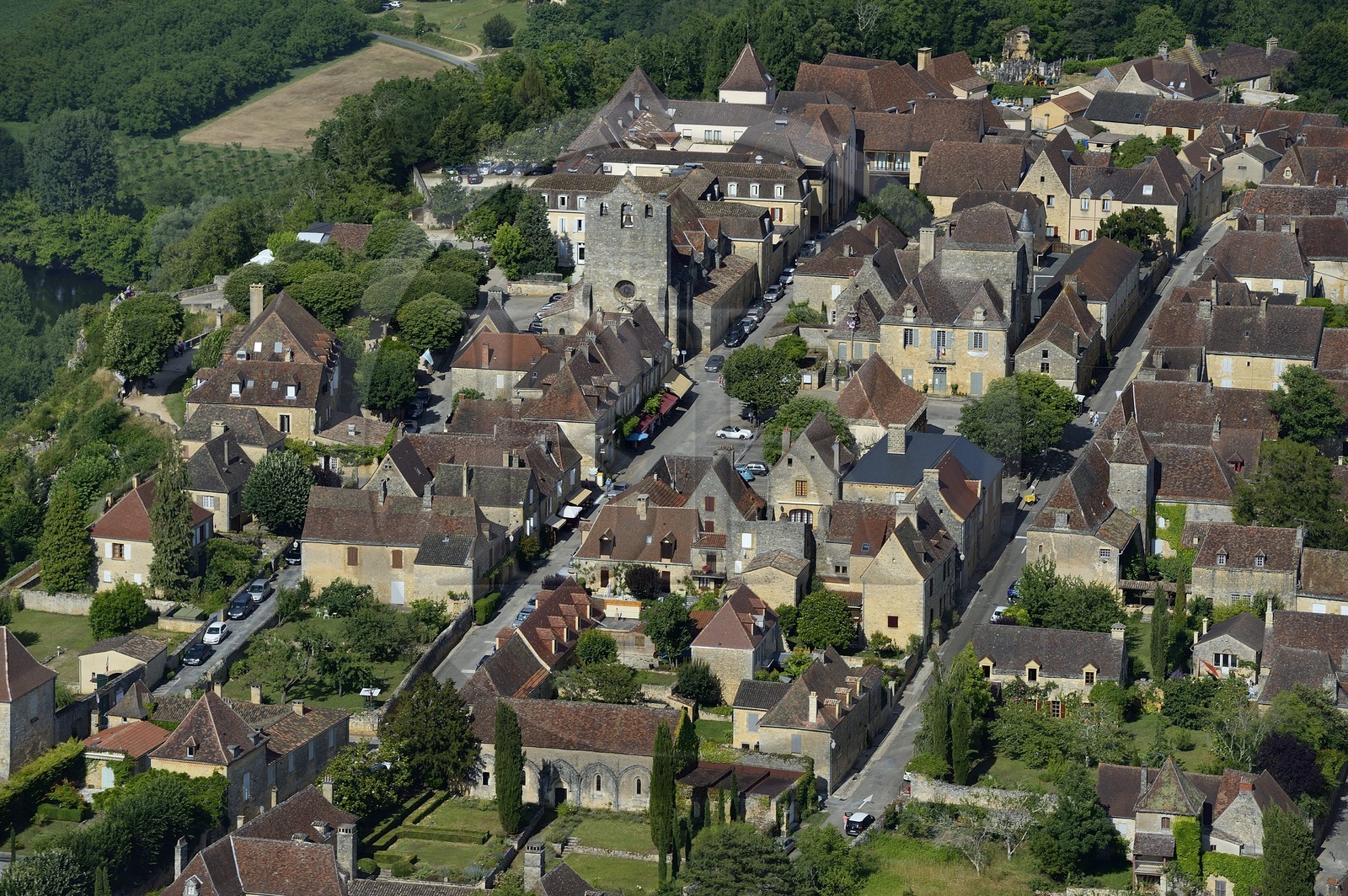 France, Dordogne (24), Périgord Noir, vallée de la Dordogne, vallée de la Dordogne, Domme, labellisé Les Plus Beaux Villages de France (vue aérienne)