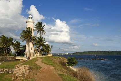 Sri Lanka, Province du Sud, Fort de Galle, classé Patrimoine Mondial de l'UNESCO, le phare sur les remparts maritimes de la ville fortifiée