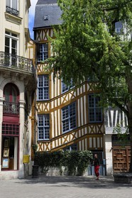 France, Seine Maritime, Rouen, B&B the House Who Leans on the place Barthelemy in an old half-timbered house