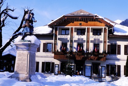France, Haute Savoie, les Portes du soleil (doors of the sun) area wintertime, Morzine village