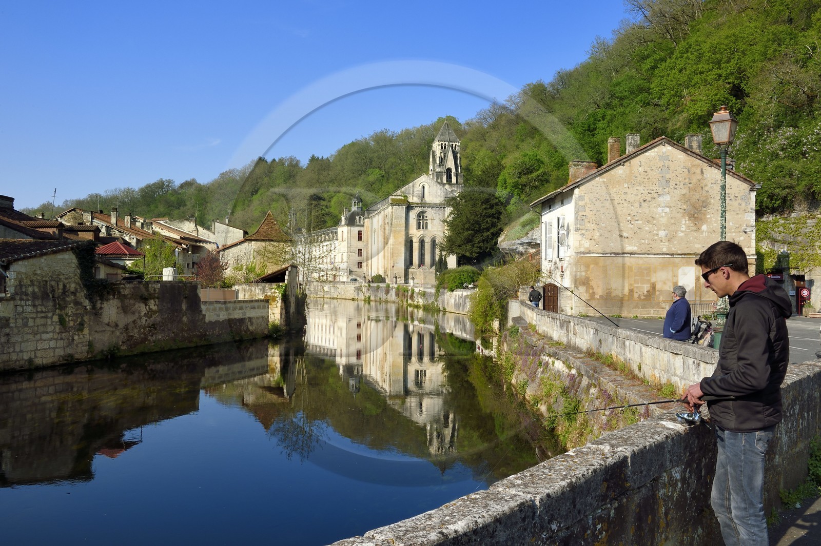 France, Dordogne (24), Brantôme, la Dronne et l'abbaye bénédictine Saint-Pierre de Brantôme