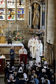 France, Finistere, Locronan, labelled Les plus Beaux Villages de France (The Most Beautiful Villages of France), Saint Ronan church, religious ceremony that precedes the procession of the Tromenie