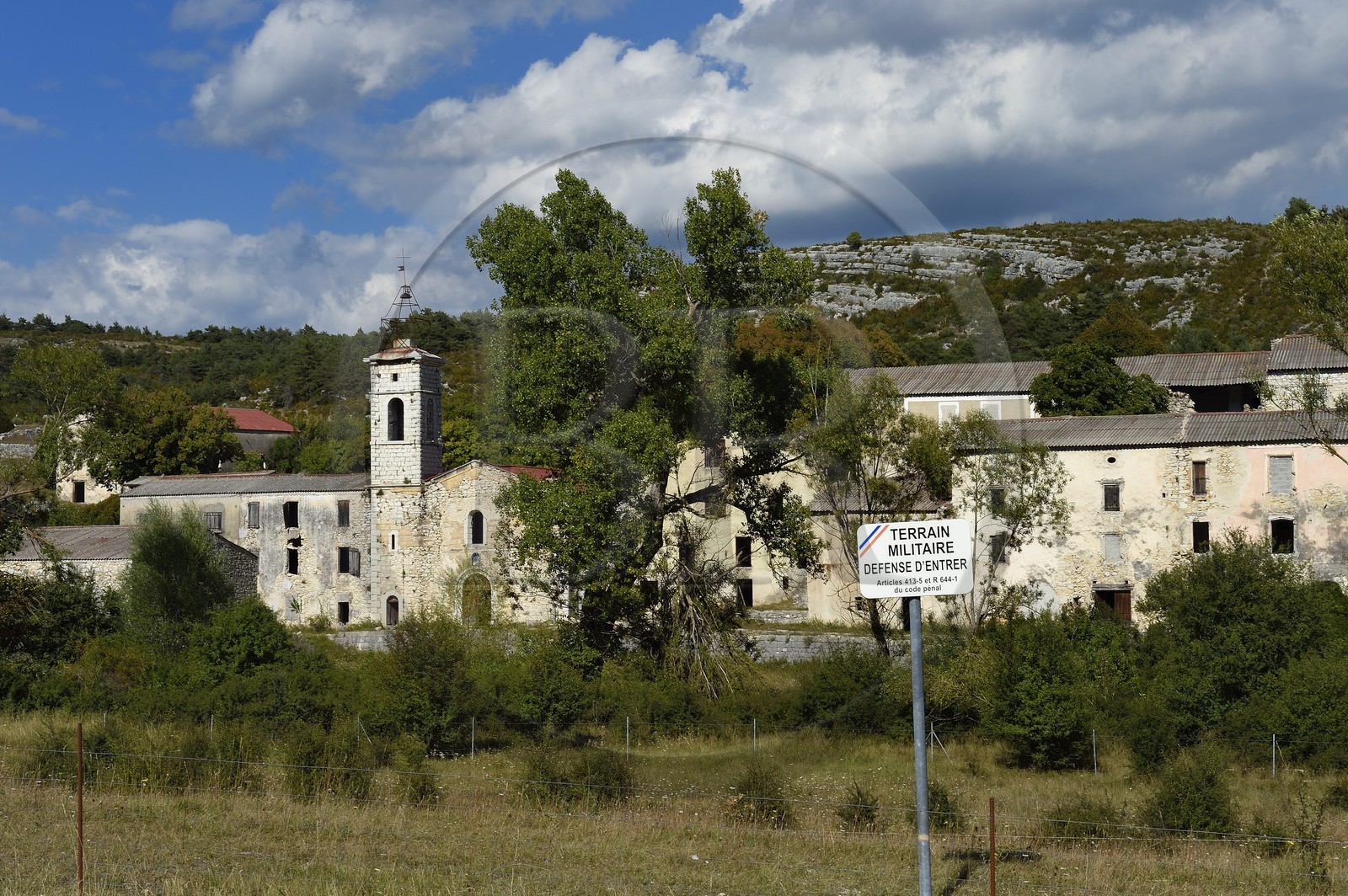 France, Var (83), village abandonné de Brovès dans la zone militaire du camp de Canjuers