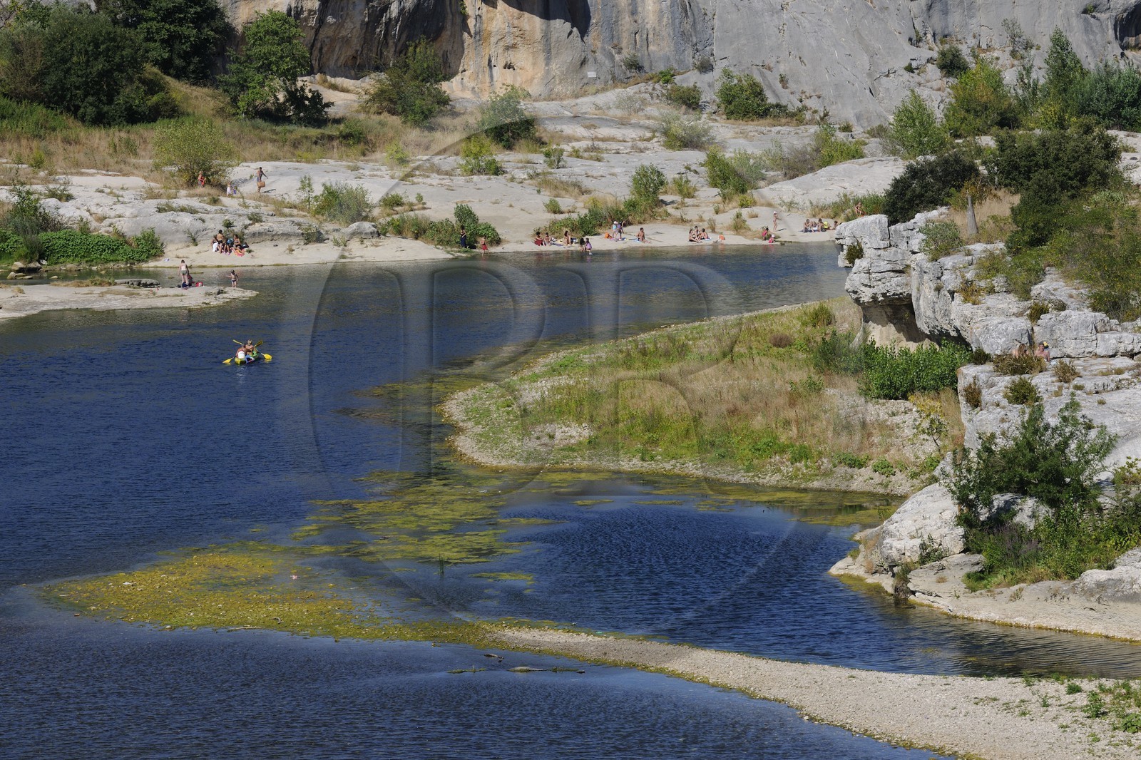 France, Gard (30), région du Pays d'Uzège, la rivière Gardon à Collias