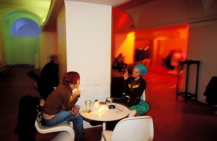 Autriche, Styrie, Graz, Café branché sur Südtiroler platz