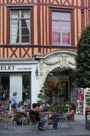 France, Seine Maritime, Rouen, cafe terrace on place de la Pucelle
