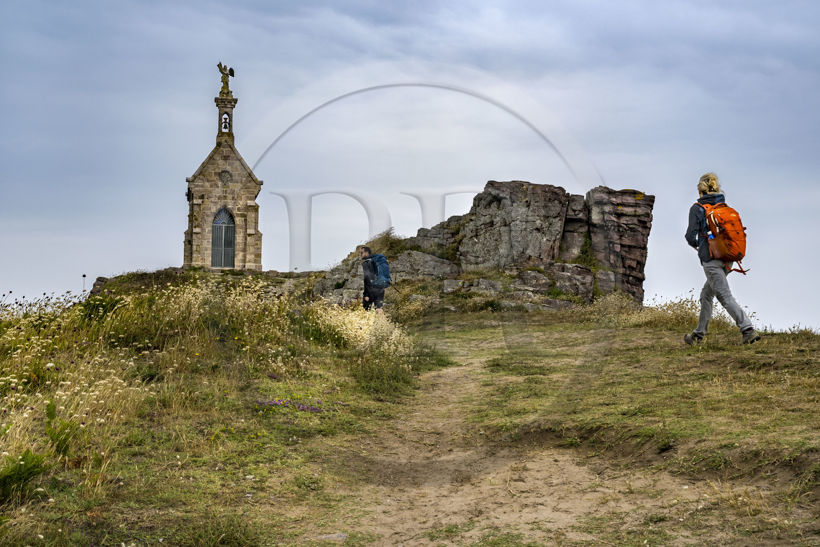 France, Côtes d'Armor (22), Grand Site de France Cap d'Erquy – Cap Fréhel, Erquy, l'Ilot Saint-Michel surmonté de la chapelle Saint-Michel