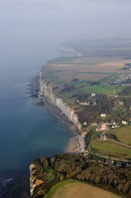 France, Seine-Maritime (76), Pays de Caux, les falaise de la Côte d'Albâtre vers Saint-Pierre-en-Port (vue aérienne)