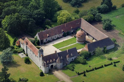 France, Seine-Maritime (76), Varengeville-sur-Mer, le Manoir d' Ango (vue aérienne)