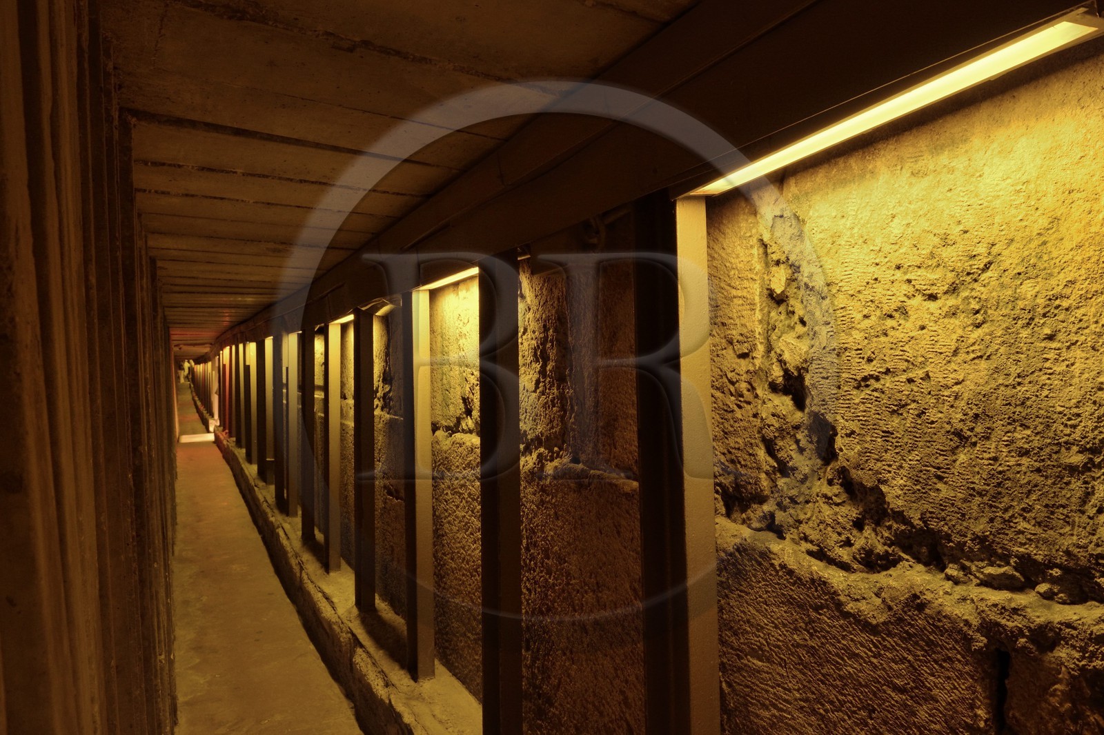 Israel, Jérusalem, ville sainte, vieille-ville classée Patrimoine Mondial de l'UNESCO, souterrain du Kotel qui longe le Mur occidental (original et jamais restauré) faisant partie des murs de soutènement de l'esplanade du Temple construite par Hérode Ier le Grand