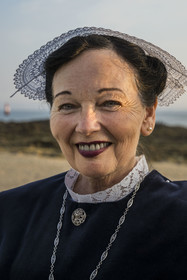 France, Morbihan, Port-Louis, the large beach of Port-Louis at the foot of the ramparts, Breton dance association the Cercle celtique Armor Argoat, Marianne Wadoux