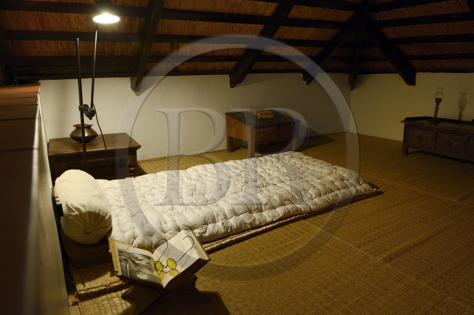 Afrique du Sud, province de Gauteng, Johannesburg, quartier résidentiel d’Orchards, Satyagraha House, hotel et musée situé dans la maison qui a hébergé Mohandas Gandhi de 1908 à 1909, construite en 1907 par son compagnon de route l’architecte allemand Hermann Kallenbach, la chambre de Gandhi