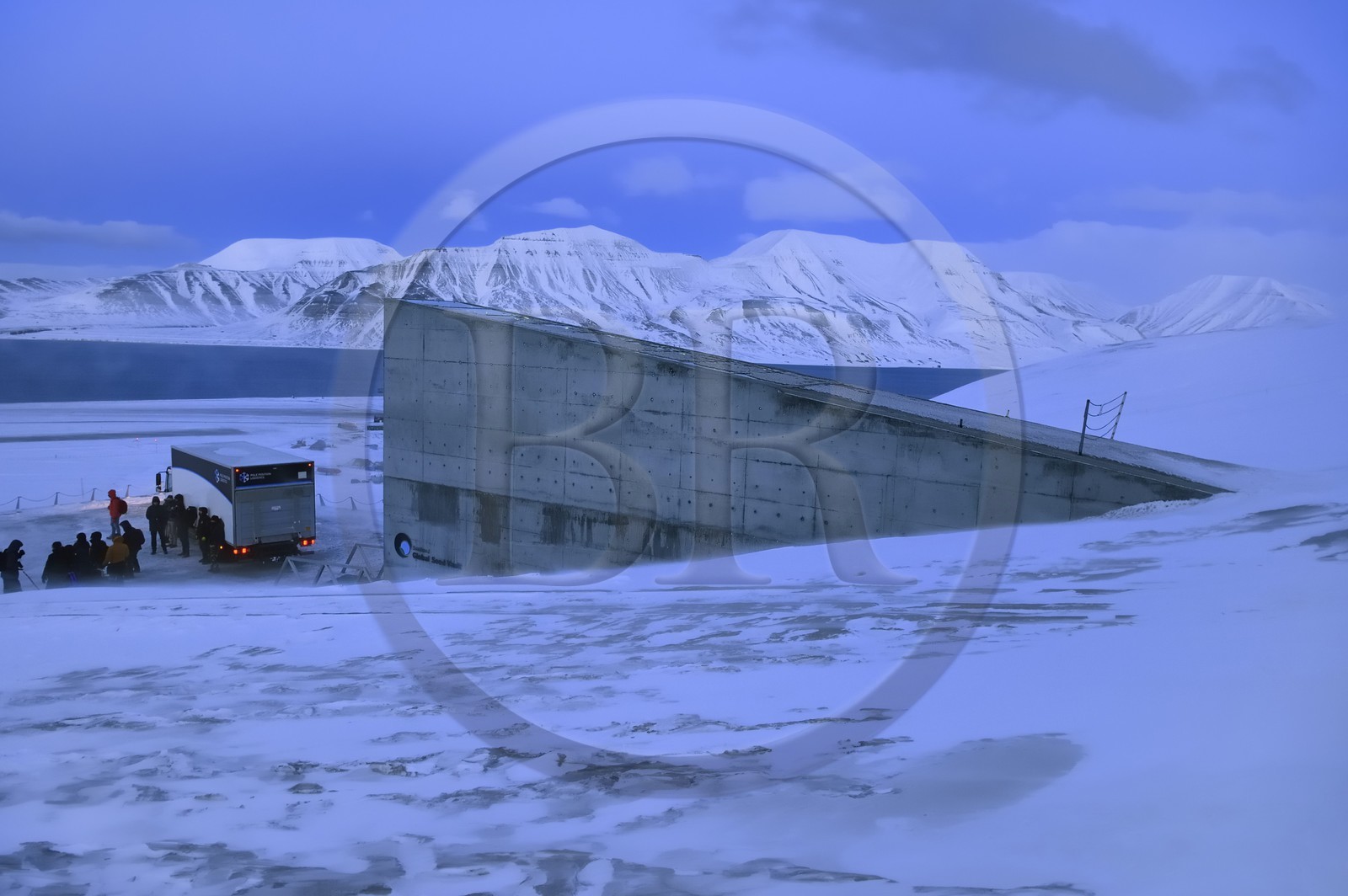 Norvège, Svalbard, Spitzberg, Longyearbyen, la Réserve mondiale de semences du Svalbard (banque de graines du Global Seed Vault) permet une sauvegarde de sécurité pour les collections existantes de banques de gènes, livraison des semences par NordGen