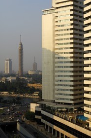 Egypte, Le Caire, hôtel Sheraton, la Tour du Caire de l'architecte Naoum Chebib en arrière-plan