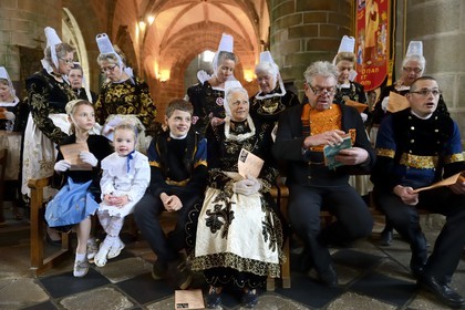 France, Finistere, Locronan, labelled Les plus Beaux Villages de France (The Most Beautiful Villages of France), Saint Ronan church, religious ceremony that precedes the procession of the Tromenie