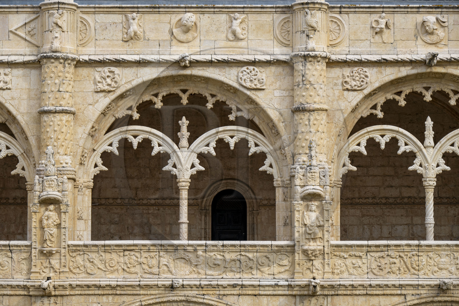 Portugal, Lisbonne, Bélem, Monastere des Hiéronymites (Mosteiro dos Jerónimos), classé Patrimoine Mondial de l'UNESCO, arcades du cloitre