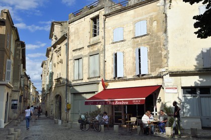 France, Bouches du Rhone, Arles, quartier de la Roquette, place Paul Doumer, Hotel de Divonne dating back to the 18th century in the street on the left