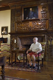 France, Dordogne (24), Périgord Noir, vallée de la Dordogne, Sainte-Mondane, le chateau de Fénelon, Jean Luc Delautre propriétaire du chateau