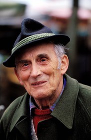 Austria, Styria, Graz, farmer market on Kaiser-Josef-Platz, local farmer