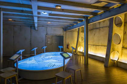 France, Loire-Atlantique (44), Saint-Nazaire, l'Escal'Atlantic dans l'ancienne base sous-marine allemande fait revivre le monde des transatlantiques, la carte du réseau maritime