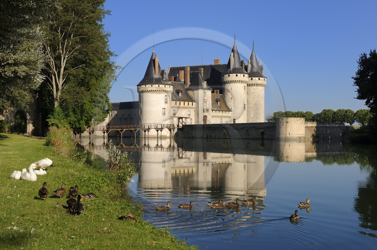 France, Loiret (45), Vallée de la Loire classée Patrimoine Mondial de l' UNESCO, Sully-sur-Loire, château du XIVe XVIIe siècles, mention obligatoire : Châteaux de Sully-sur-Loire, propriété du département du Loiret