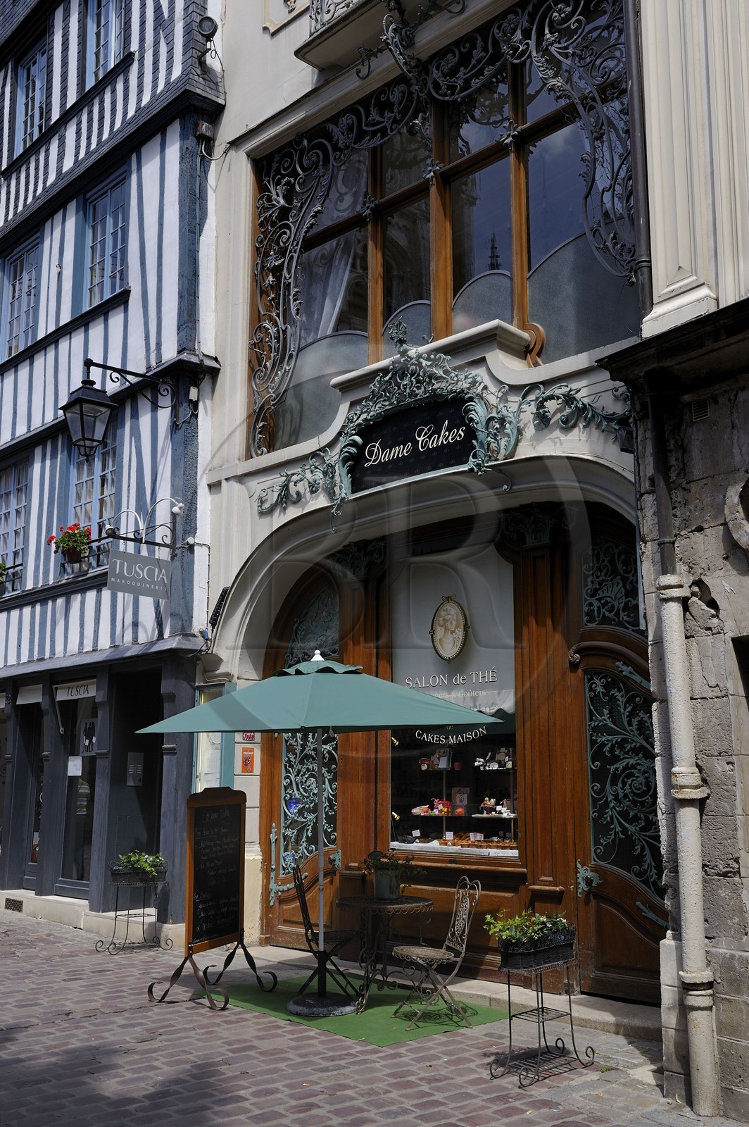 France, Seine Maritime, Rouen, the tearoom Dame Cakes in Saint-Romain street