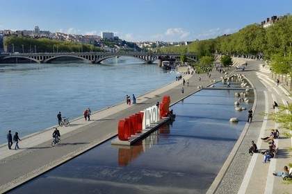 France, Rhône (69), Lyon, les berges du Rhône, le quai Victor Augagneur, label de communication de l'aglomeration Onlylyon