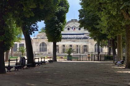 France, Allier (03), Vichy, Palais des Congrès et Opéra dans le parc des Sources