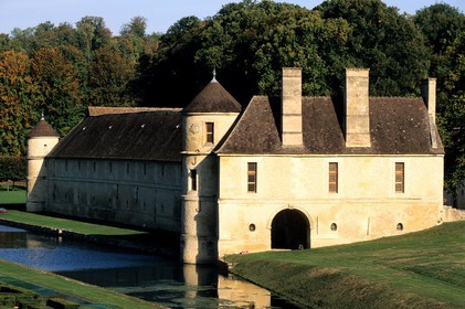 France, Val d'Oise, French Vexin regional natural park, Villarceaux property, pavilion of Ninon de Lenclos Manor