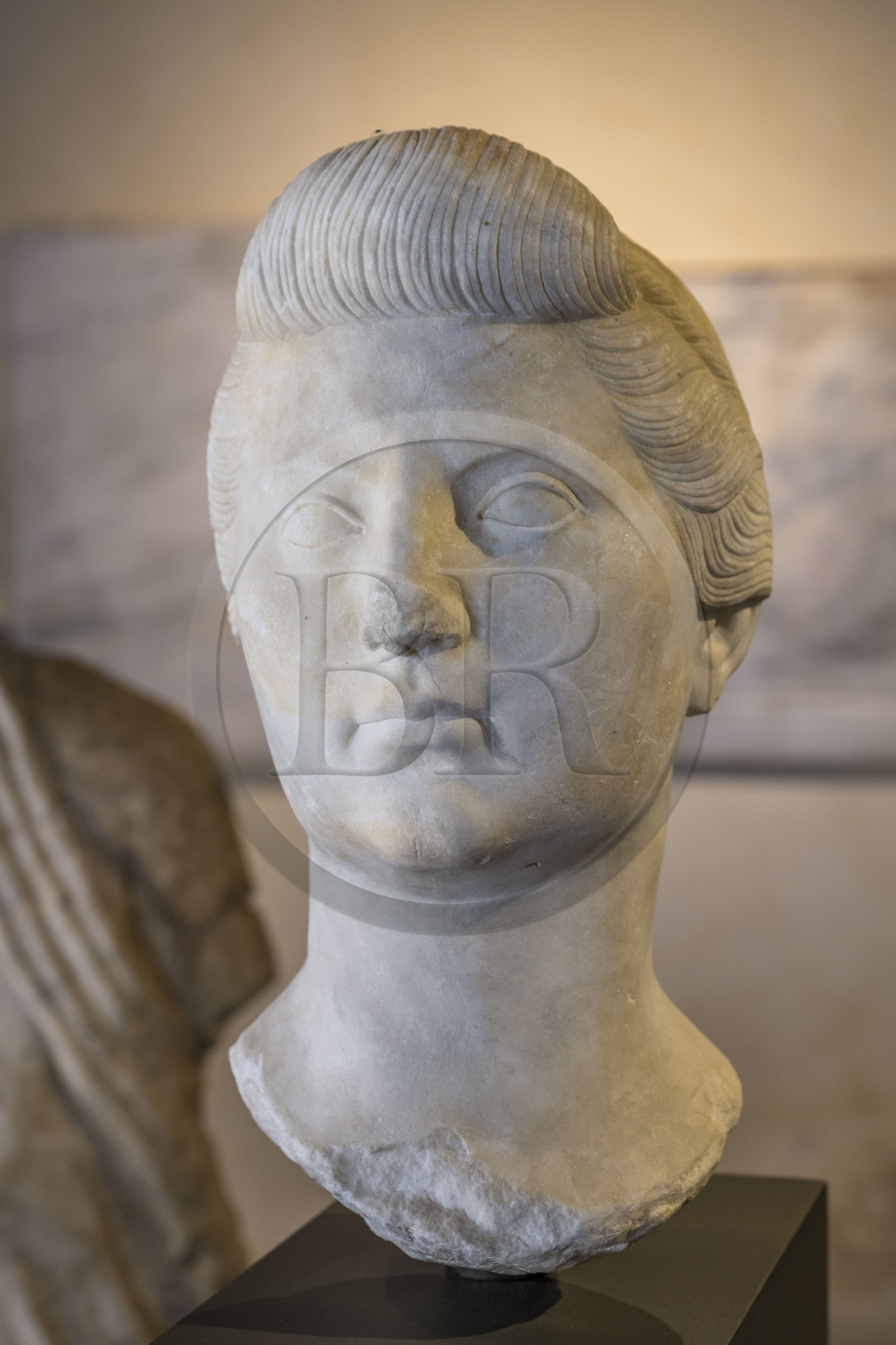 France, Bouches-du-Rhône (13), Parc Naturel Régional des Alpilles, Saint-Rémy-de-Provence, Hotel de Sade, centre des Monuments Nationaux, qui abrite le musée archéologique du site de Glanum, portrait d'une princesse inconnue en marbre blanc