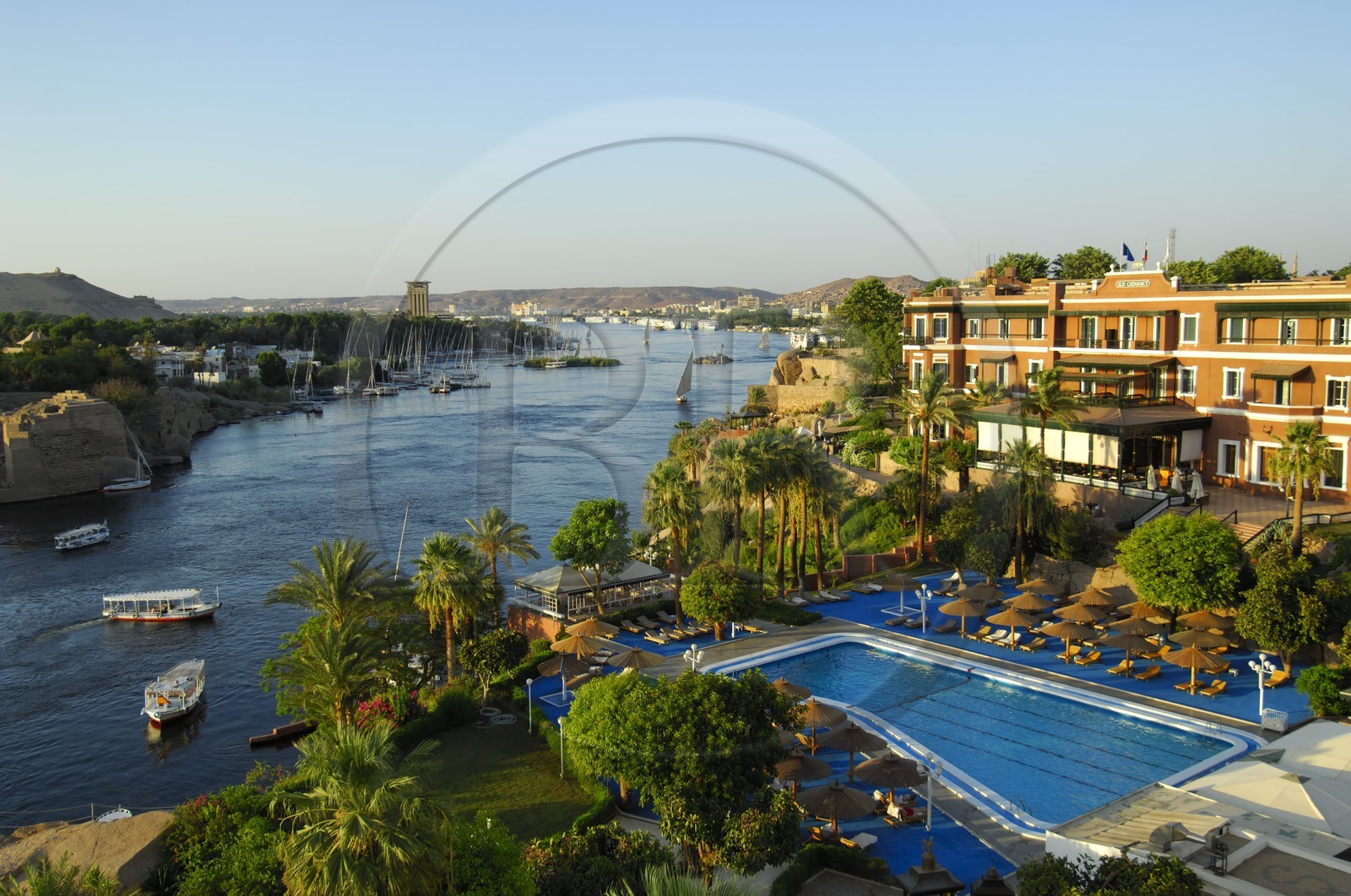 Egypte, Haute Egypte, Nubie, vallée du Nil, Assouan, l'hotel Old Cataract dominant le Nil