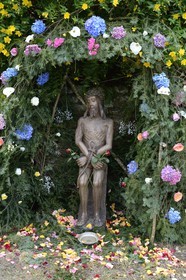 France, Finistère (29), Locronan, procession de la petite Troménie, la station du Le Père éternel (statue de l'Ecce Homo)