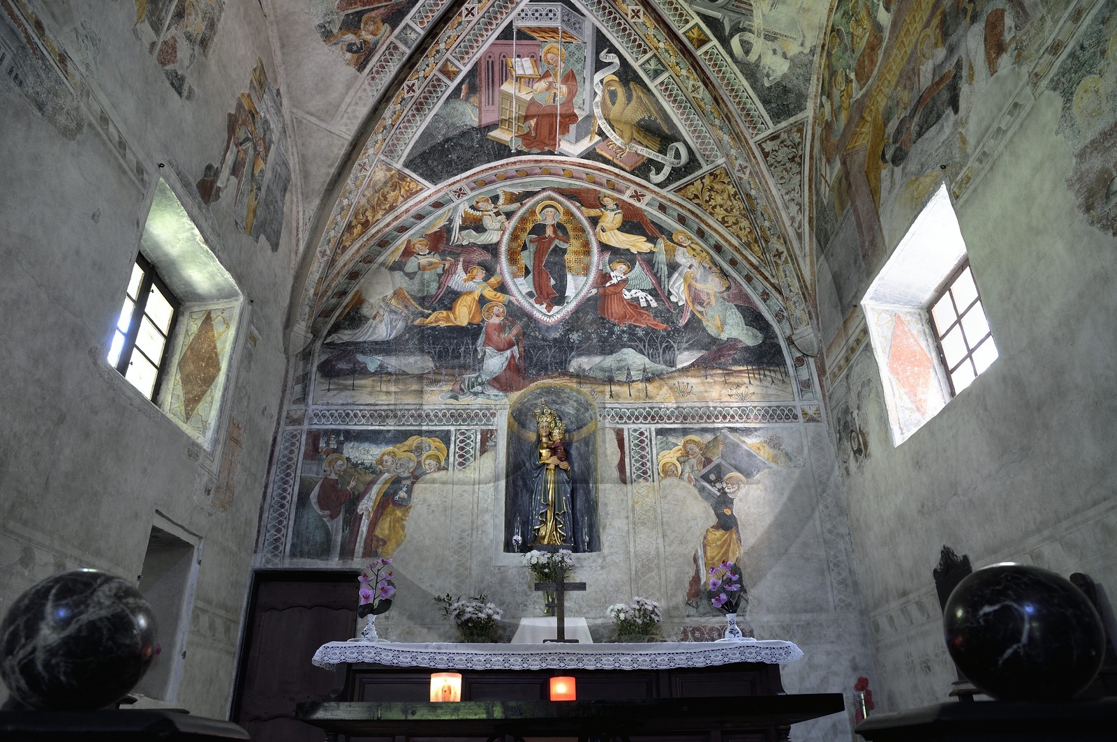 France, Alpes-Maritimes (06), vallée de la Roya, La Brigue, chapelle de Notre-Dame-des-Fontaines, fresques du coeur du XVe siècle attribuées à Giovanni Baleison
