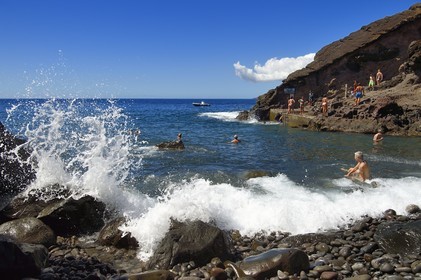 Portugal, Madeira Island, hike in the Ponta de Sao Lourenço nature reserve in the far east of the island, small pebble beach of Cais da Sardinha