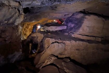 France, Dordogne (24), Périgord Noir, vallée de la Dordogne, Groléjac, initiation à la spéléologie avec Laurent Lignac de Couleur Périgord dans la grotte du Pechialet
