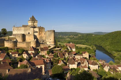France, Dordogne, Perigord Noir, Dordogne Valley, Castelnaud la Chapelle, labelled Les Plus Beaux Villages de France (The Most Beautiful Villages of France), Castelnaud-la-Chapelle Castle