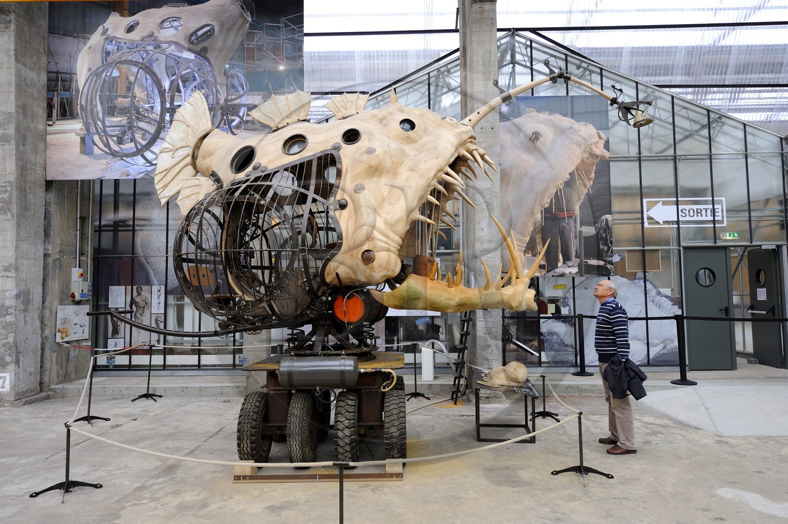 France, Loire-Atlantique (44), Nantes, l'Ile de Nantes, les hangars des anciens chantiers navals, les Machines de l'Ile, le poisson des abysses, automate
