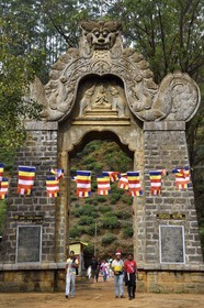 Sri Lanka, center province, Dalhousie, monumental gate of a temple on the way to Adam's Peak