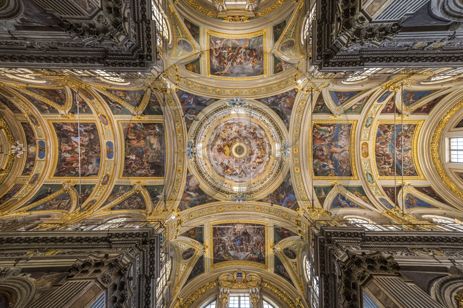 Italie, Ligurie, Gênes, Chiesa Del Gesu (église de Jésus), la coupole et le très richement décoré plafond